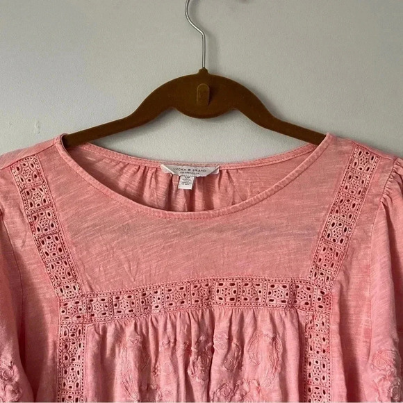 Lucky Brand | Distressed Puff Sleeve Embroidered Top - Picture 2 of 12